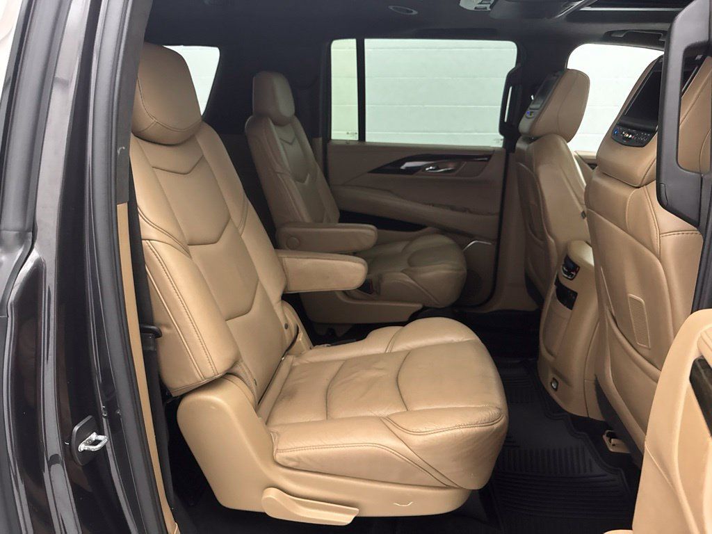 Used 2018 Cadillac Escalade ESV Platinum AWD/4WD image 66
