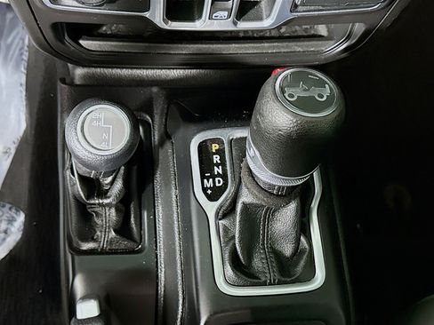 Used 2018 Jeep Wrangler Unlimited Sport S image 20