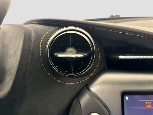 Used 2025 McLaren 750S Spider image 27