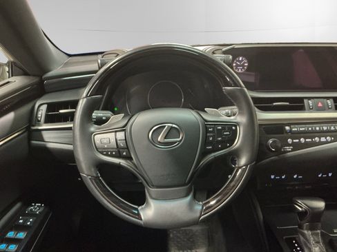 Used 2020 Lexus ES 300h w/ Premium Package image 12