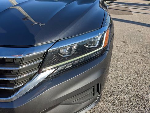 Used 2021 Volkswagen Passat 2.0T SE image 9