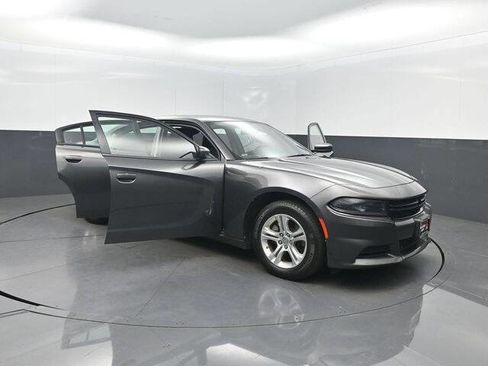 Used 2022 Dodge Charger SXT image 39