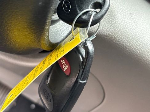 Used 2017 Hyundai Elantra SE image 17