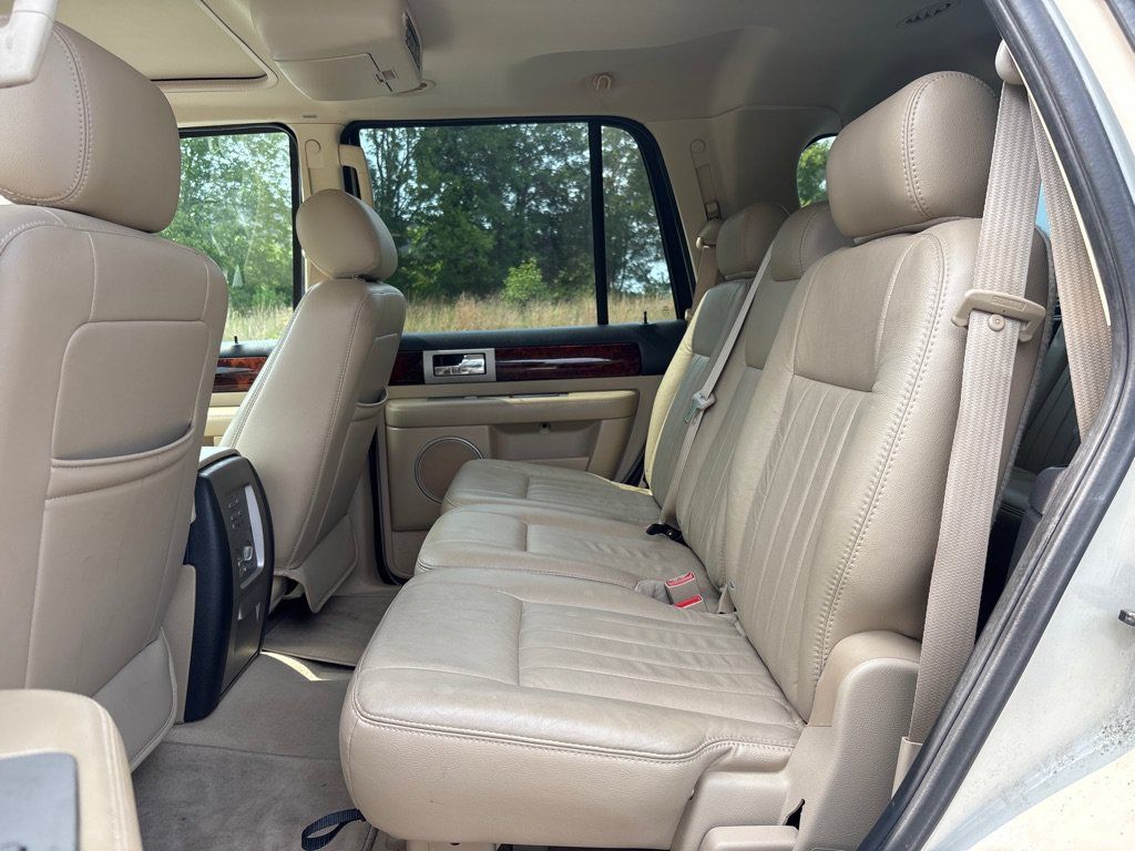 Used 2006 Lincoln Navigator 2WD image 13