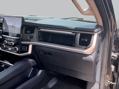 Used 2024 Ford Expedition Max XLT AWD/4WD image 18