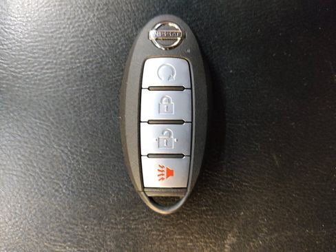 Used 2019 Nissan Pathfinder SV AWD/4WD image 32