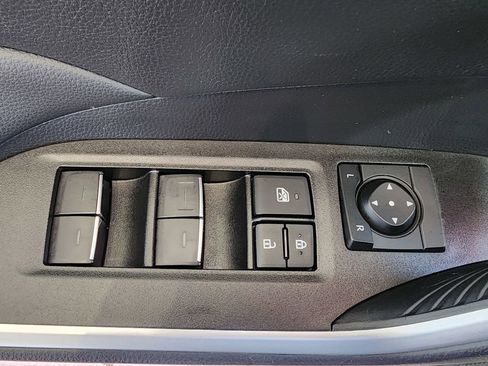 Used 2025 Toyota RAV4 XLE w/ Convenience Package FWD image 15