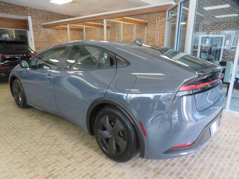 Used 2025 Toyota Prius LE image 63