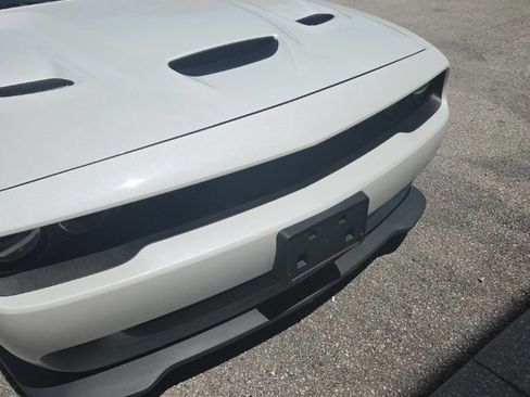 Used 2016 Dodge Challenger SRT Hellcat RWD image 3