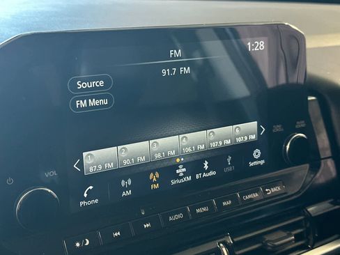 Used 2024 Nissan Pathfinder SL w/ SL Premium Package FWD image 20
