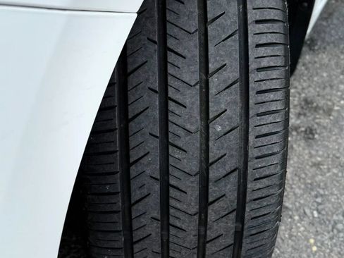 Used 2013 Hyundai Azera w/ Technology Pkg FWD image 49