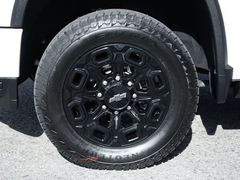 Used 2022 Chevrolet Silverado 2500 LTZ w/ LTZ Plus Package AWD/4WD image 46