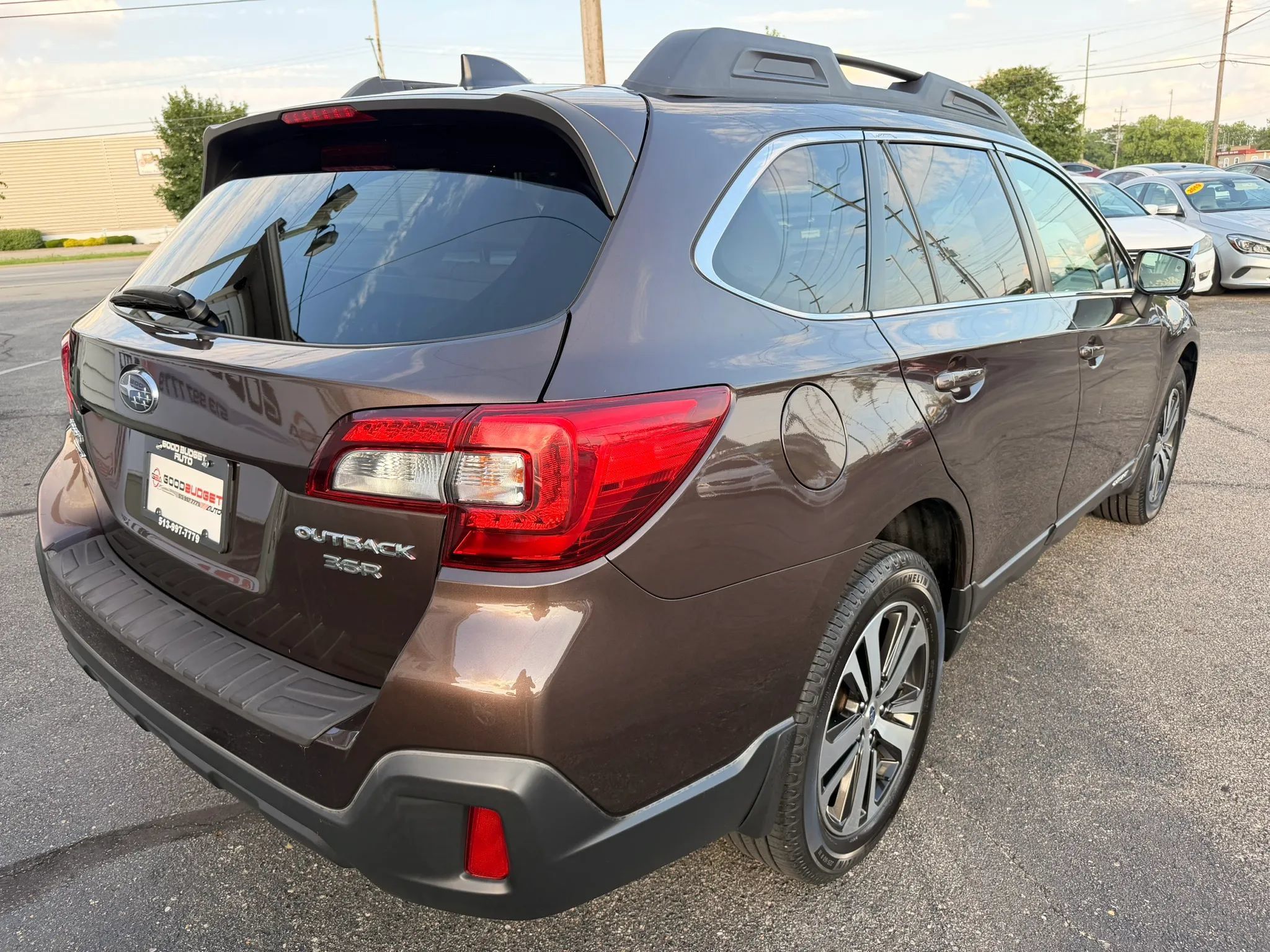 Used 2019 Subaru Outback 3.6R Limited AWD/4WD image 5