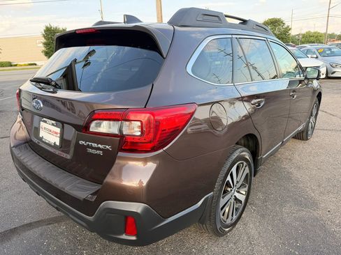 Used 2019 Subaru Outback 3.6R Limited AWD/4WD image 5