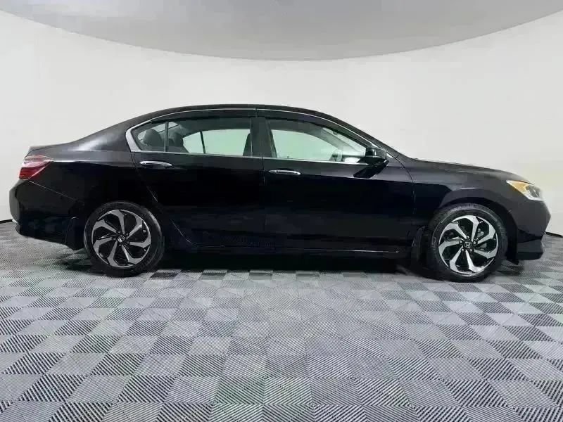 Used 2017 Honda Accord EX image 48
