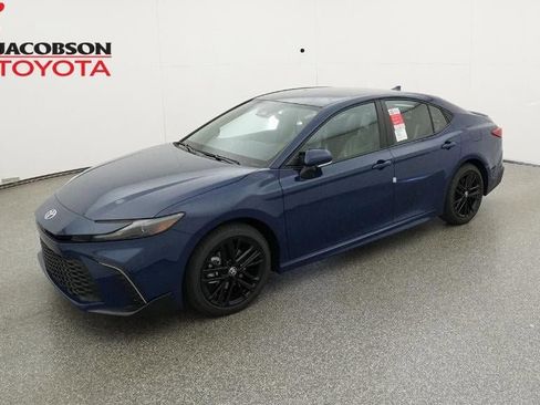 New 2026 Toyota Camry SE image 1