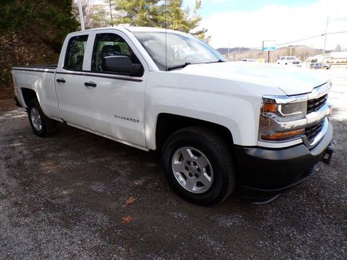 Used 2018 Chevrolet Silverado 1500 W/T w/ Trailering Package image 6