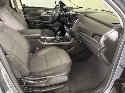 Used 2020 Chevrolet Traverse LT image 15