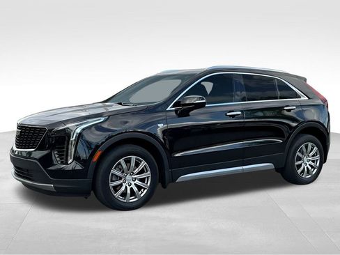 Used 2021 Cadillac XT4 Premium Luxury image 2