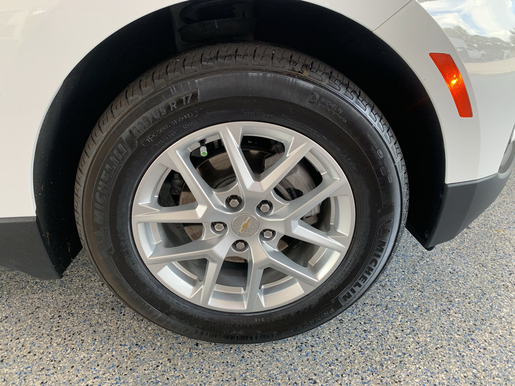 Used 2024 Chevrolet Equinox LS FWD image 33