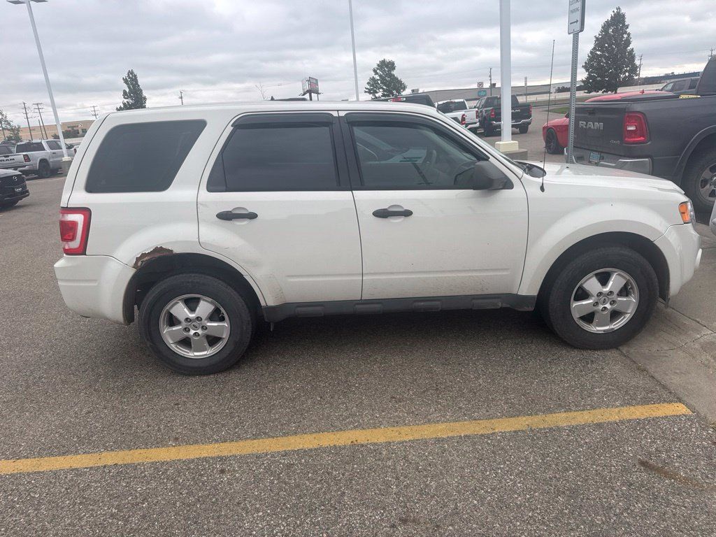 Used 2011 Ford Escape XLS w/ 101A Rapid Spec Order Code FWD image 6
