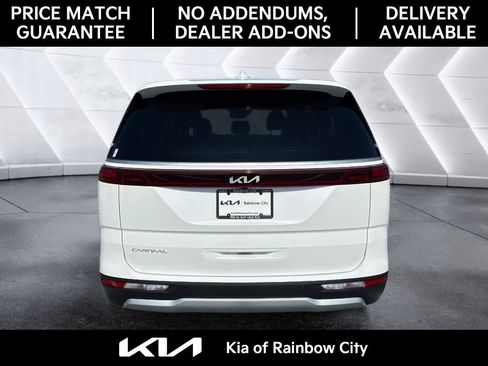 Used 2024 Kia Carnival LX FWD image 6