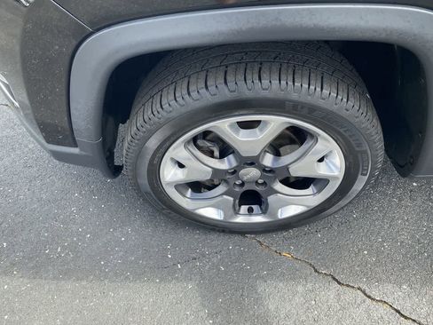 Used 2018 Jeep Compass Limited w/ Navigation Group image 10