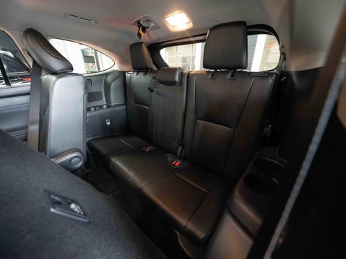Used 2023 Toyota Highlander XLE image 24