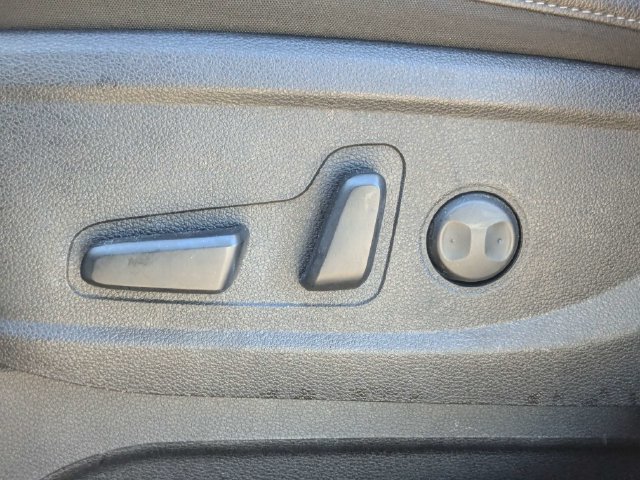 Certified 2025 Kia Telluride EX w/ EX Captain's Chair Package FWD image 21