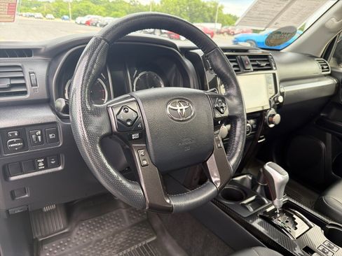Used 2024 Toyota 4Runner TRD Off-Road Premium w/ Moonroof Package AWD/4WD image 15
