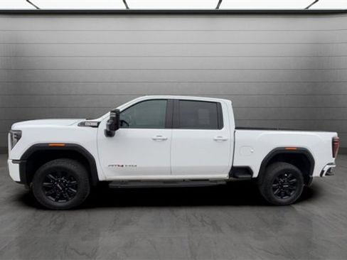Used 2024 GMC Sierra 2500 AT4 w/ AT4 Preferred Package image 10