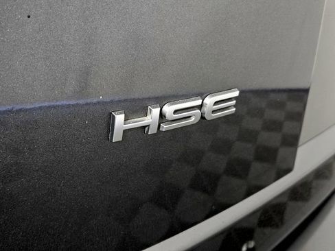 Used 2017 Land Rover Range Rover HSE image 32