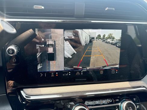 New 2026 GMC Sierra 2500 AT4 w/ AT4 Premium Plus Package AWD/4WD image 15