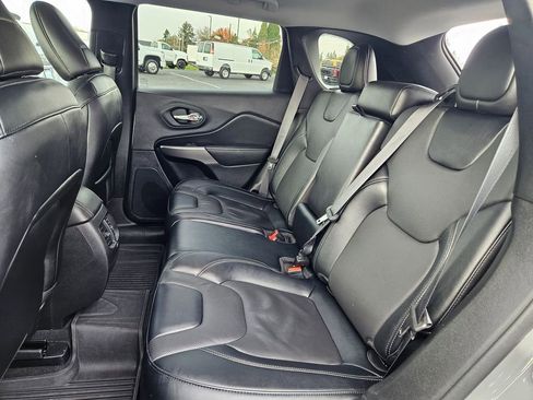 Used 2022 Jeep Cherokee Latitude Lux w/ Mopar Interior Package image 30