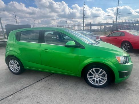Used 2016 Chevrolet Sonic LT w/ Fun and Sun Package image 6