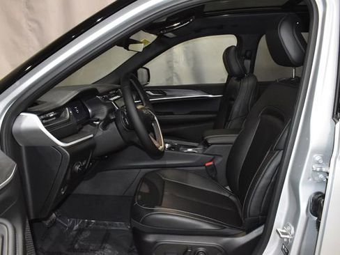 New 2025 Jeep Grand Cherokee L Limited w/ Trailer Tow Package image 10