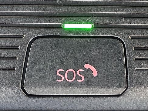 Used 2024 Volkswagen Atlas Cross Sport SE image 21