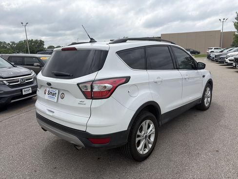 Used 2018 Ford Escape SE w/ SE Sync 3 Package FWD image 5