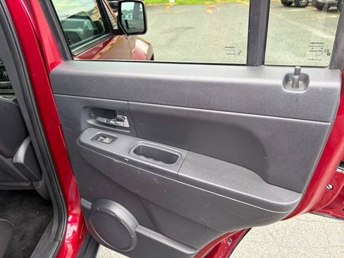 Used 2012 Jeep Liberty Sport AWD/4WD image 24