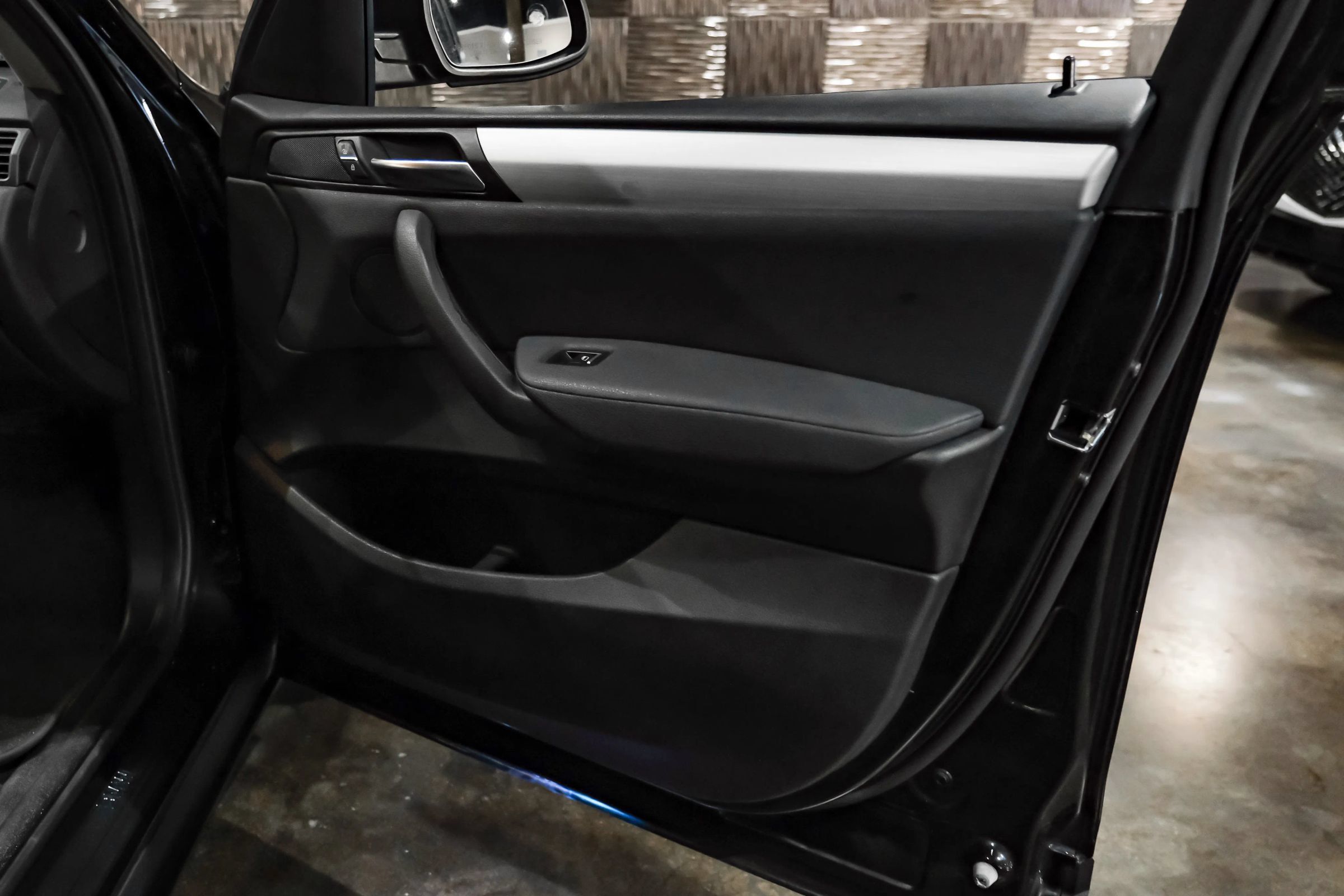 Used 2017 BMW X3 xDrive28i AWD/4WD image 38