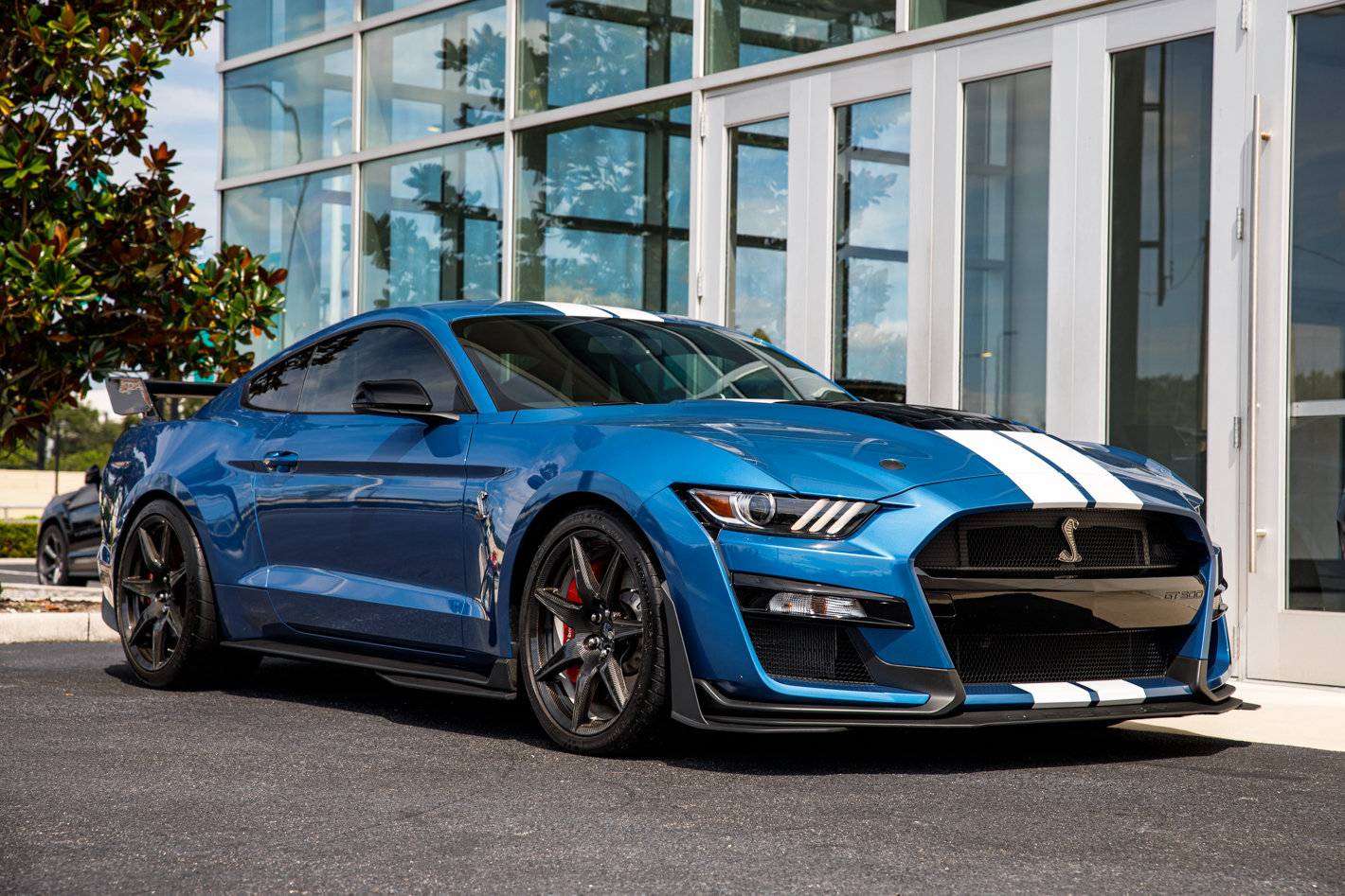 Used 2020 Ford Mustang Shelby GT500 w/ Carbon Fiber Track Pack RWD image 13