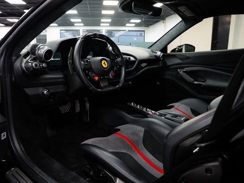 Used 2021 Ferrari F8 Tributo image 30