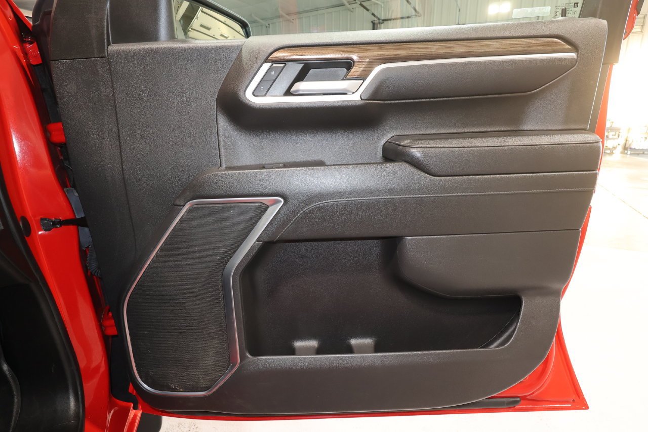 Used 2022 Chevrolet Silverado 1500 LT AWD/4WD image 19