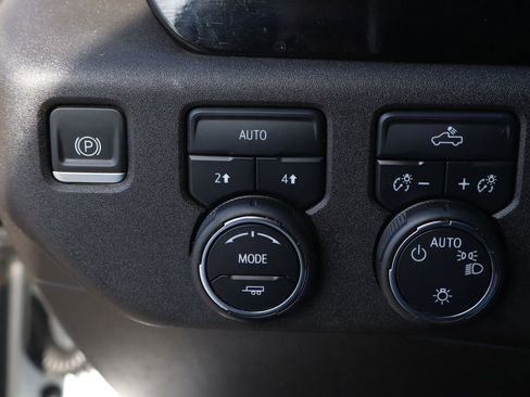 Used 2023 Chevrolet Silverado 1500 LT AWD/4WD image 24