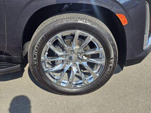 Used 2023 Cadillac Escalade Premium Luxury w/ LPO, Radiant Package image 12