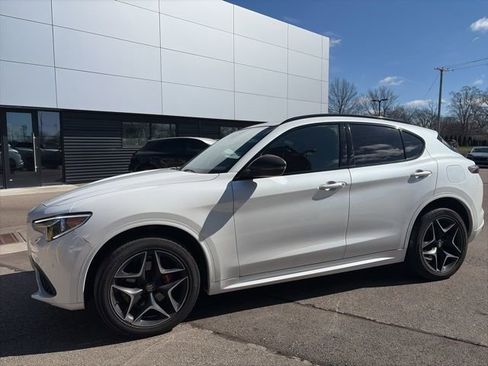 Used 2020 Alfa Romeo Stelvio Ti Sport image 7