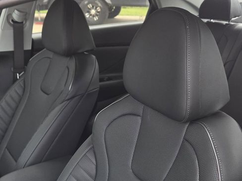 New 2026 Hyundai Elantra Limited FWD image 18