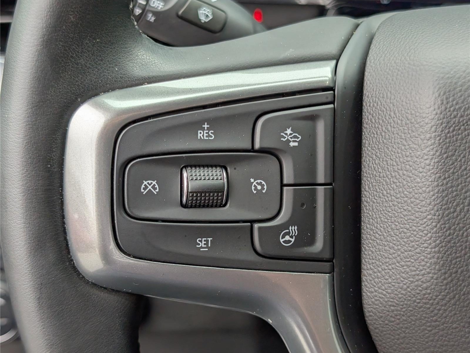 Used 2025 Chevrolet Silverado 1500 LT AWD/4WD image 23