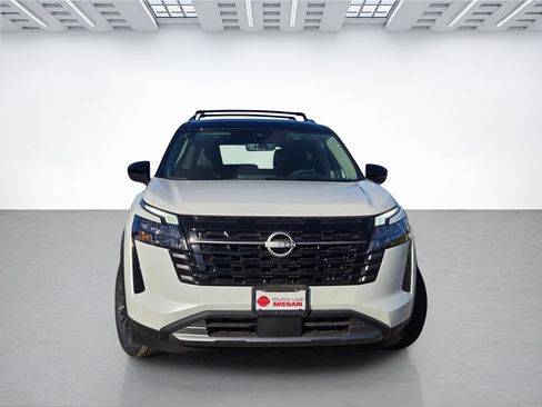 New 2026 Nissan Pathfinder Platinum w/ Cargo Package FWD image 2