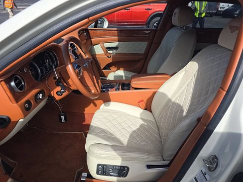 Used 2018 Bentley Flying Spur V8 AWD/4WD image 2